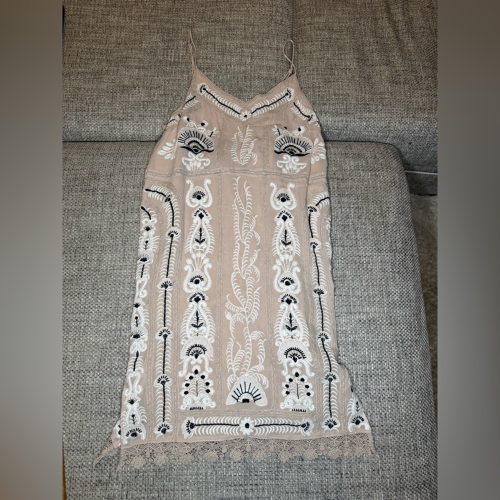 Delicate Women’s strappy dress